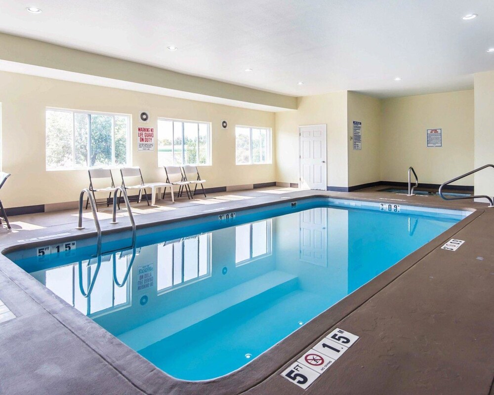 SureStay Plus Hotel by Best Western Blue Springs - photo 25