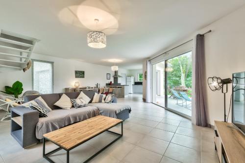 Détente piscine à 150m de la plage à Arès in Ares, France