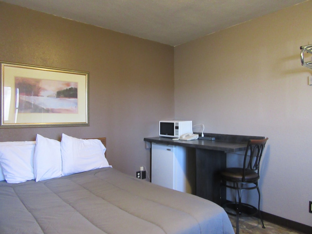 Pullman Motel - photo 7