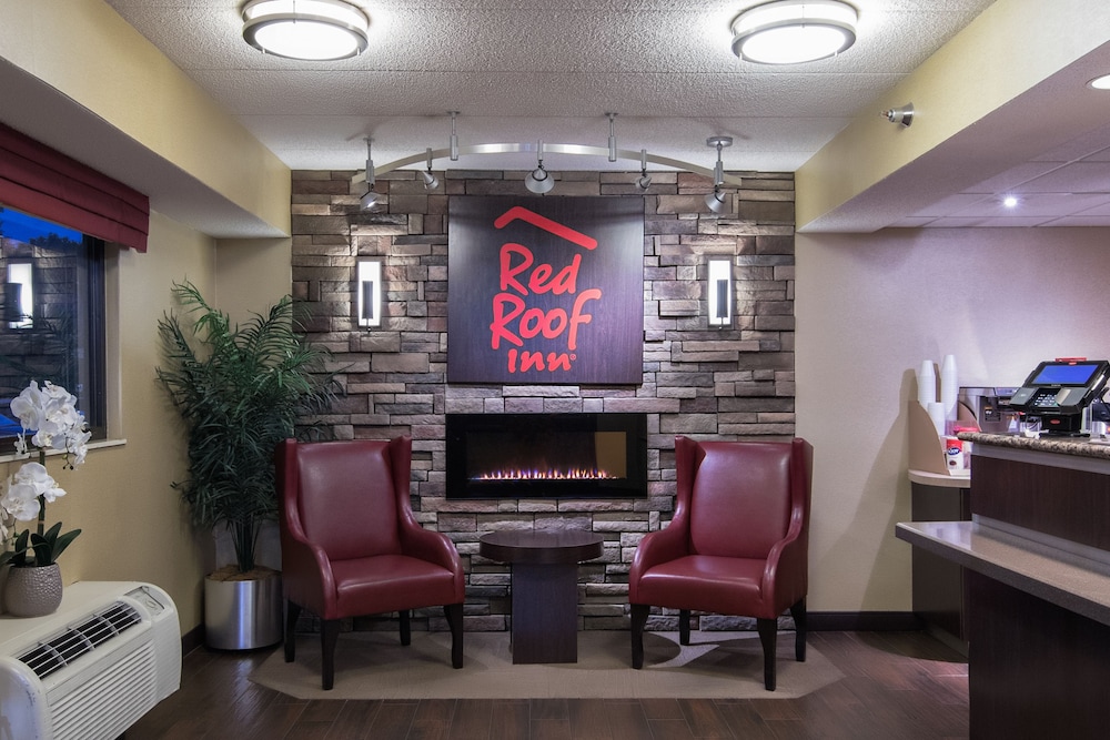 Red Roof Inn Cincinnati Northeast Blue Ash - photo 2