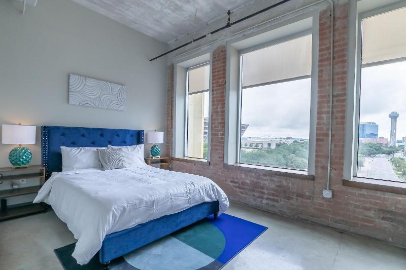 Luxury Downtown Dallas Stay by Amyfinehouse - photo 106