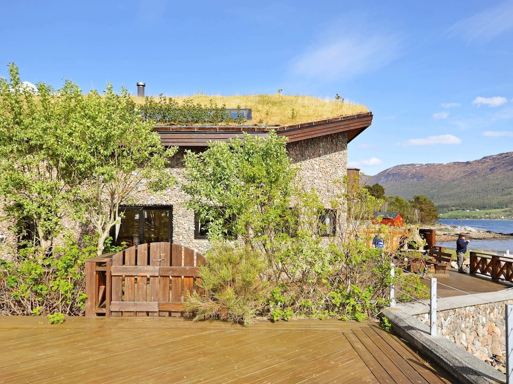 6 Person Holiday Home In Eidsvag By Traum 10367897 — Molde