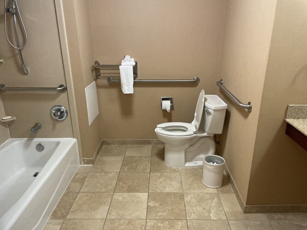 Hampton Inn Rawlins - photo 64