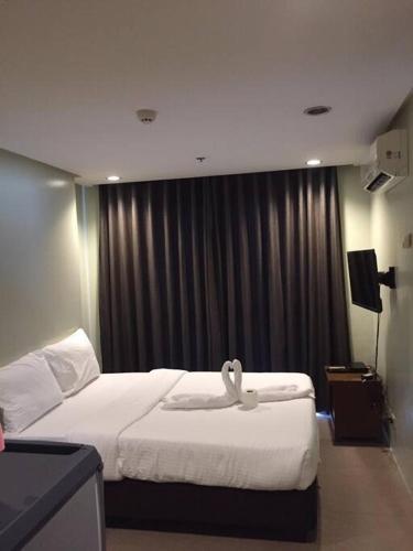 Spacious Studio Apartment B205 — 4-Star Luxury Hotel in Manila, Philippines