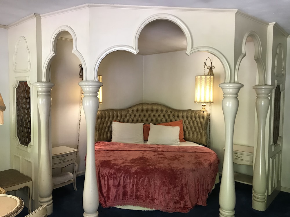 Relax Inn Altoona - photo 20