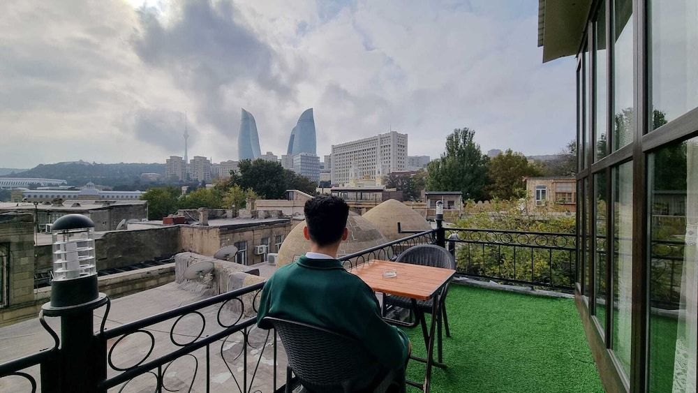 Cozy and lovely apartment in the heart of Baku Old City — 5-Star Luxury Hotel in Baku, Azerbaijan