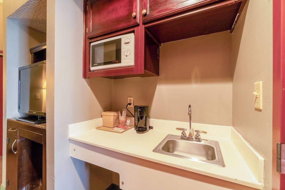 Ark Suites By Oyo Jonesboro I 555 - photo 45
