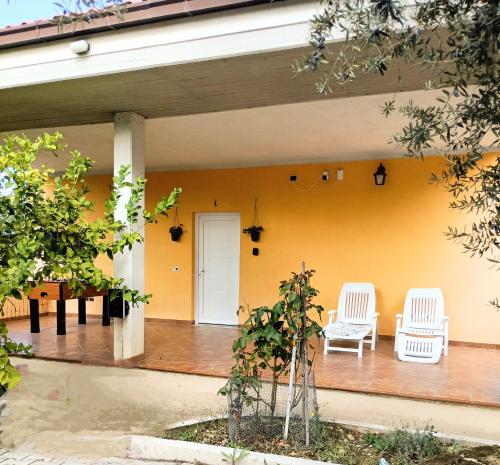 CountryHome Casale 32 Intera Villa — 4-Star Luxury Hotel in Moscufo, Italy
