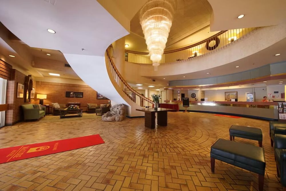 McLure Inn and Suites — hotel in Wheeling