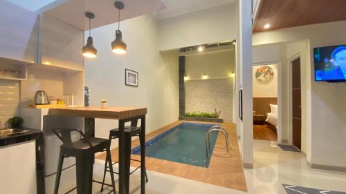 Nadika Homes Private Pool — 4-Star Luxury Hotel in Malang, Indonesia