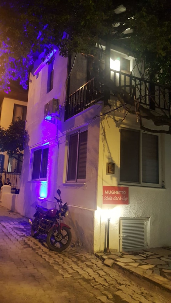 Mughetto Butik Otel Cafe — Akyaka