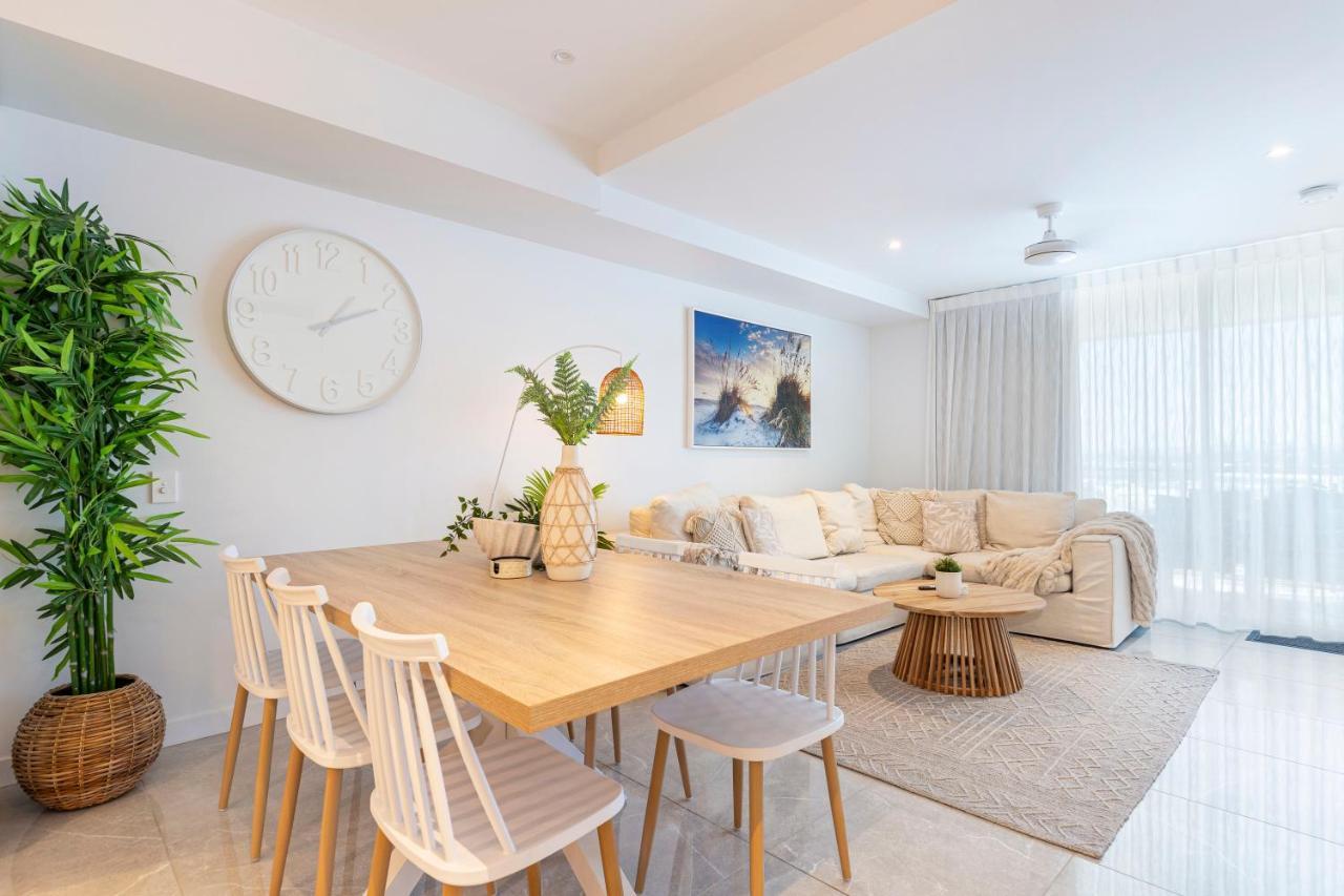 Oceanus oasis at Bokarina Beach stunning modern coastal apartment — 4-Star Luxury Hotel in Sunshine Coast, Australia