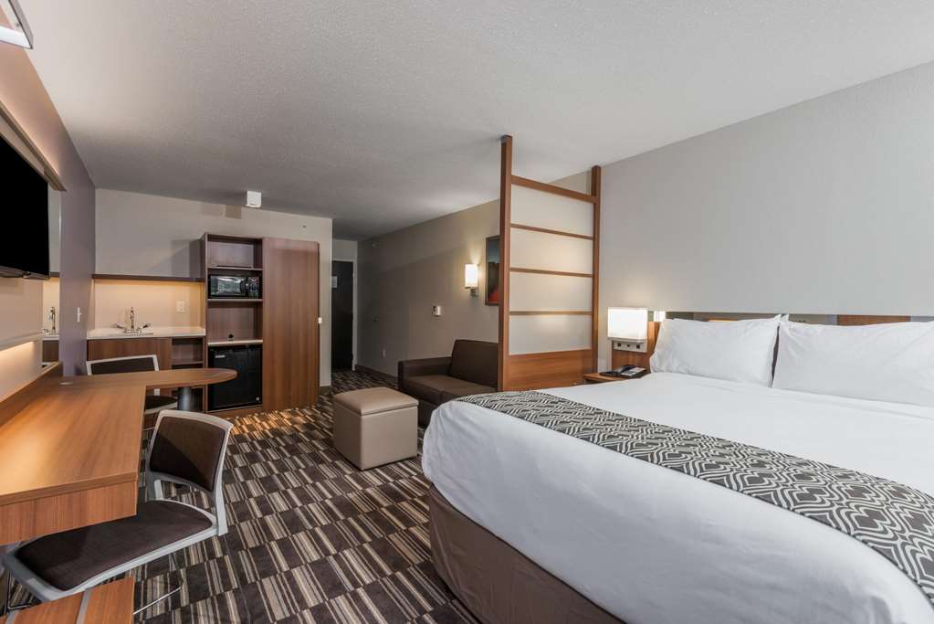 Microtel Inn & Suites By Wyndham Altoona - photo 10