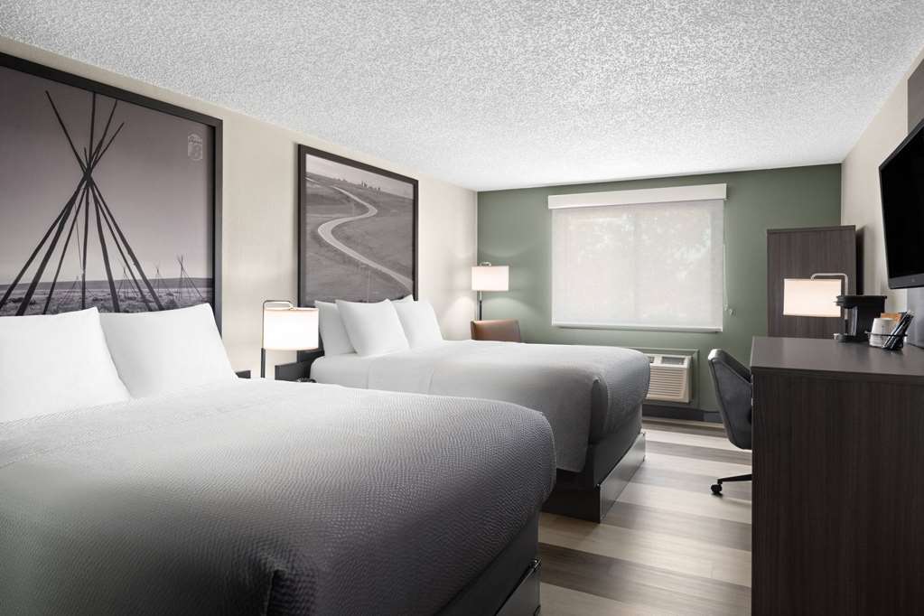Super 8 by Wyndham Conrad - photo 12