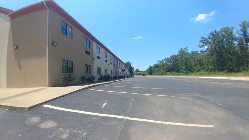 HiWay Inn Express Hotel & Suites - photo 8