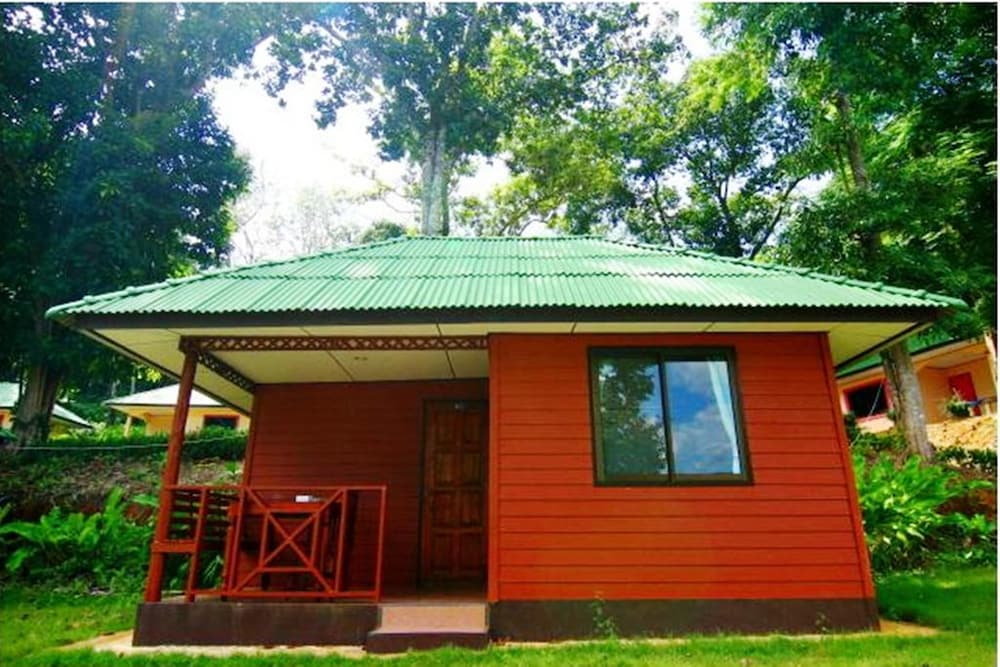 Bang Bao Cliff View in Ko Chang Tai, Thailand