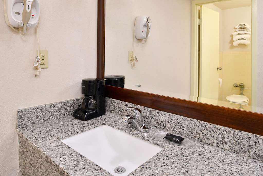 Americas Best Value Inn Augusta Historic Downtown - photo 16