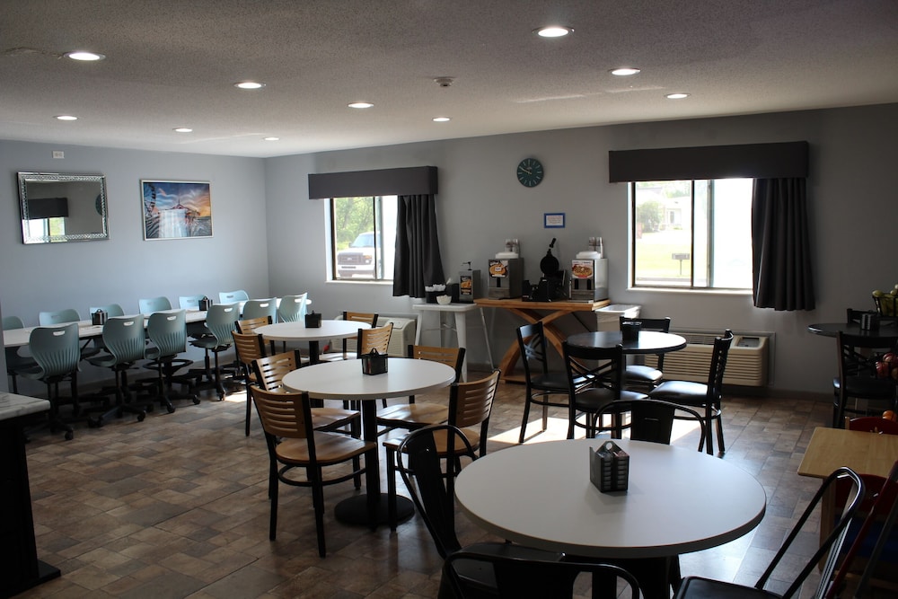 American Inn and Suites Ionia - photo 35