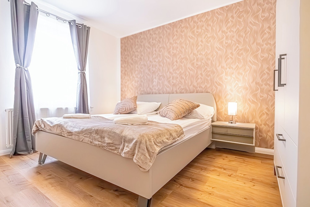 Sweet 2BR & 1LR Apartment Around Donaustadt — 4-Star Luxury Hotel in Vienna, Austria