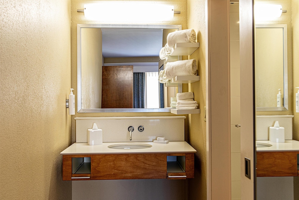 Hampton Inn Charleston Daniel Island - photo 26