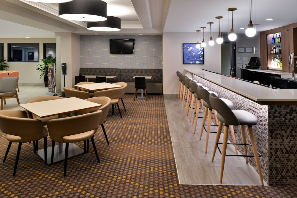 Holiday Inn Hotel & Suites Overland Park Convention Center - photo 52