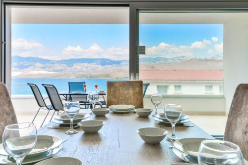 Crowonder Pag View Apartments with Amazing Scenery — 4-Star Luxury Hotel in Pag, Croatia