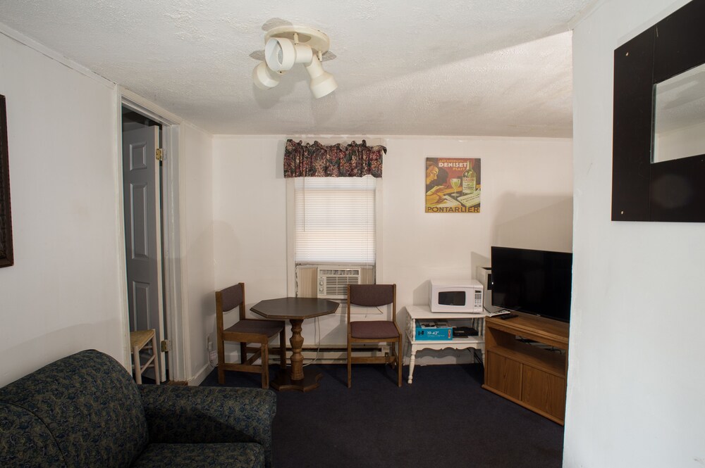 Nautical Motel and Suites - photo 63