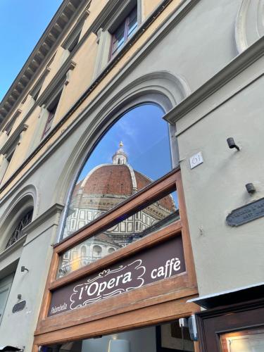 Rjgal Apartment B&B — 4-Star Luxury Hotel in Florence, Italy