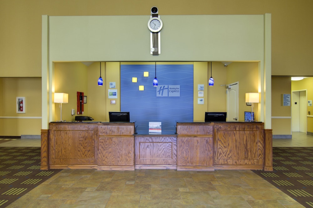 Holiday Inn Express Hotel & Stes Kansas City Sports Complex by IHG - featured photo