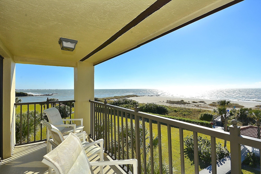 Land's End 8 401 Beach Front — 4-Star Luxury Hotel in Saint Pete Beach, United States