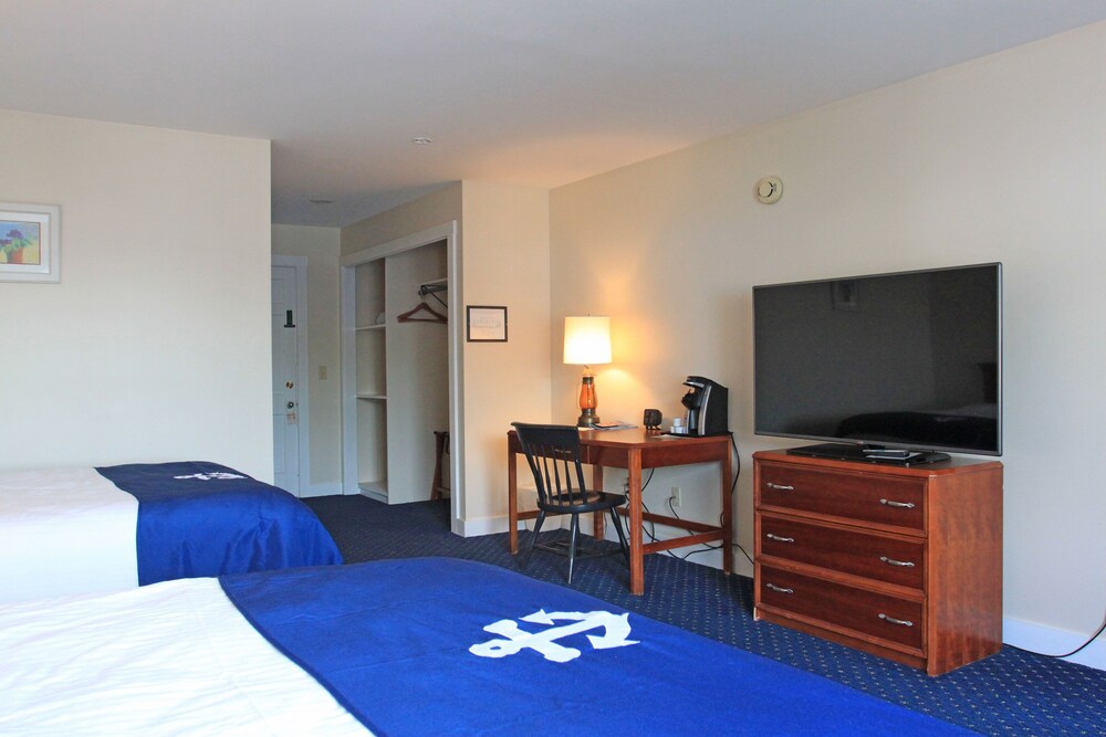 Fishermans Wharf Inn - photo 30