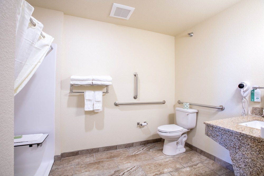 Cobblestone Inn & Suites Pine Bluffs - photo 27