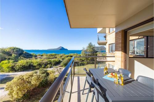 Intrepid 15 3 Intrepid Close right on the beachfront and WiFi — Hawks Nest — photo 4