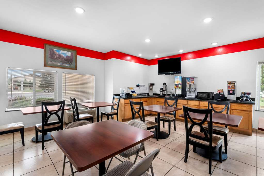Econo Lodge Panguitch near Bryce Canyon - photo 35