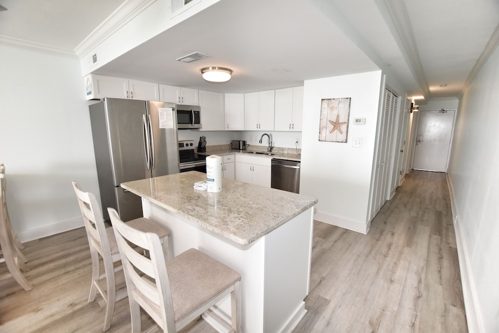 1109 Waters Edge Resort 1 Bedroom Condo by RedAwning - photo 8