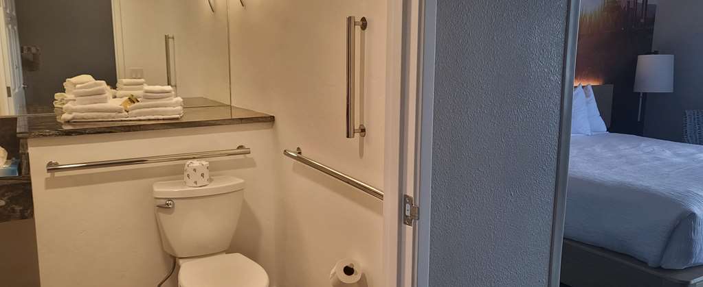 Best Western Plus Butte Plaza Inn - photo 25