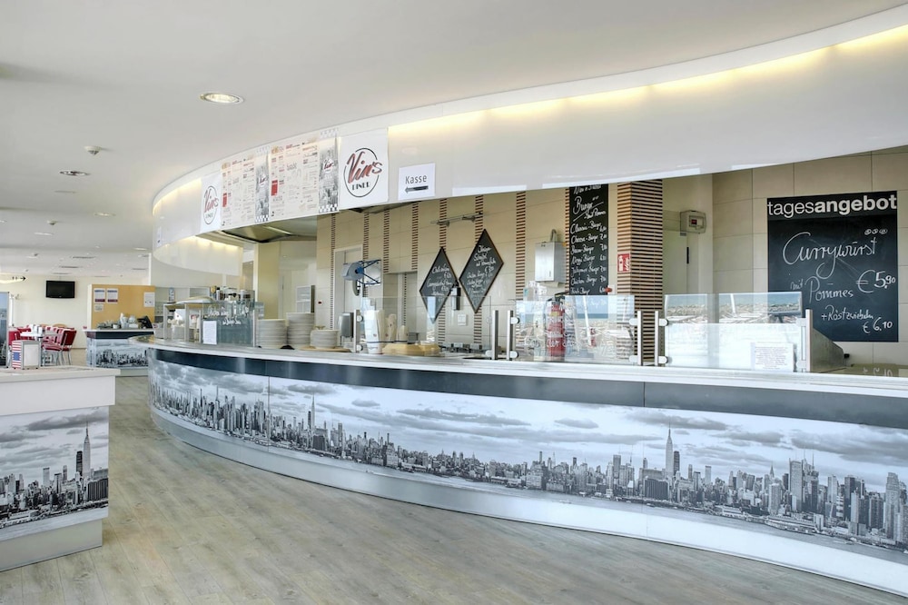 Log Cabin in the Baltic Sea Resort of Dampland — carbon neutral stay, Damp