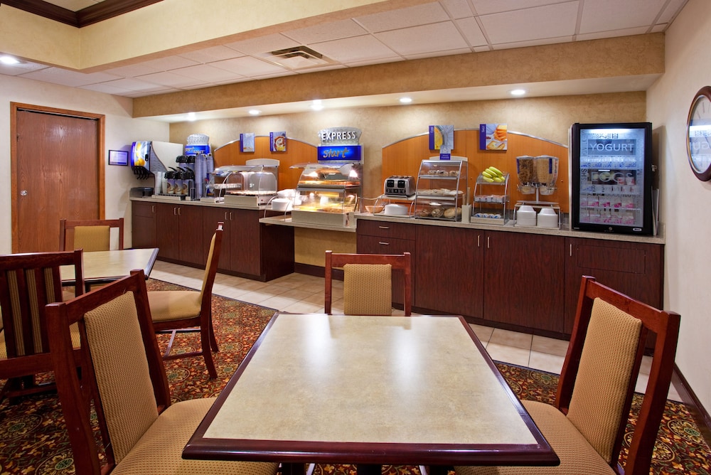 Holiday Inn Express Wilmington by IHG - photo 61