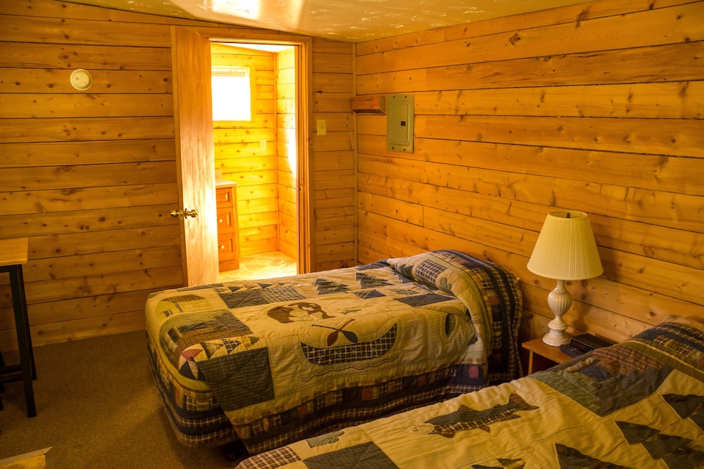 Midnight Sun Log Cabins - photo 41