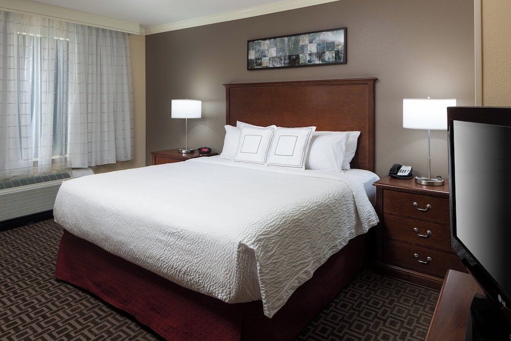 TownePlace Suites by Marriott San Antonio Airport - photo 11