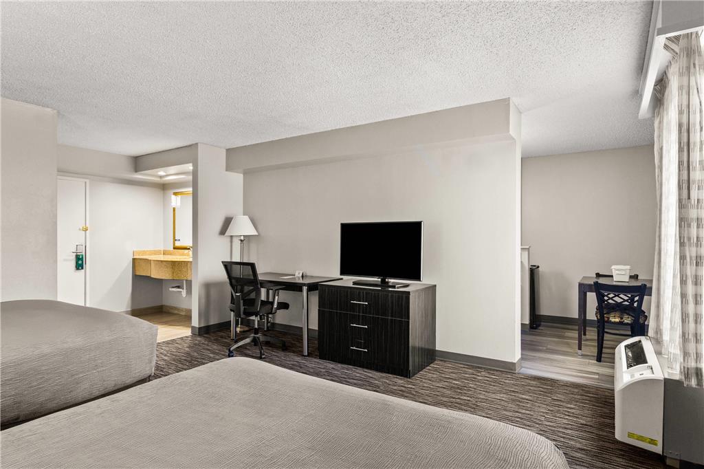 Quality Inn Jacksonville Orange Park near Naval Air Station - photo 5