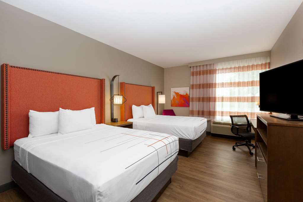 La Quinta by Wyndham Altoona Des Moines - photo 22