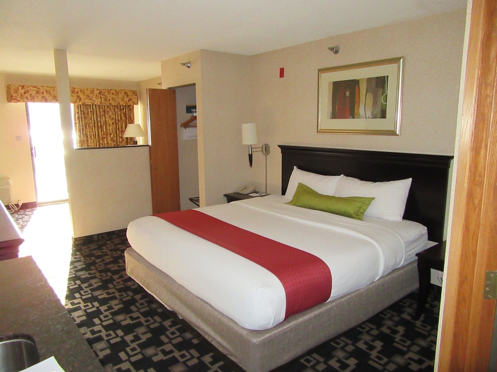 Express Suites Riverport Inn & Suites - photo 7