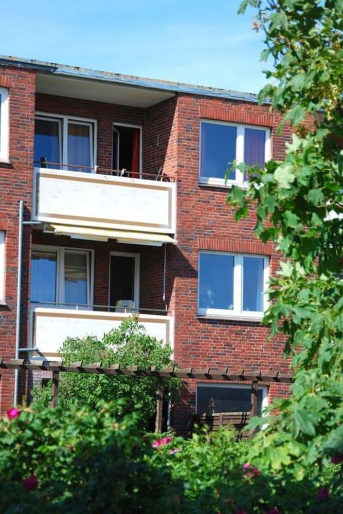 Near the Beach Modern Retreat