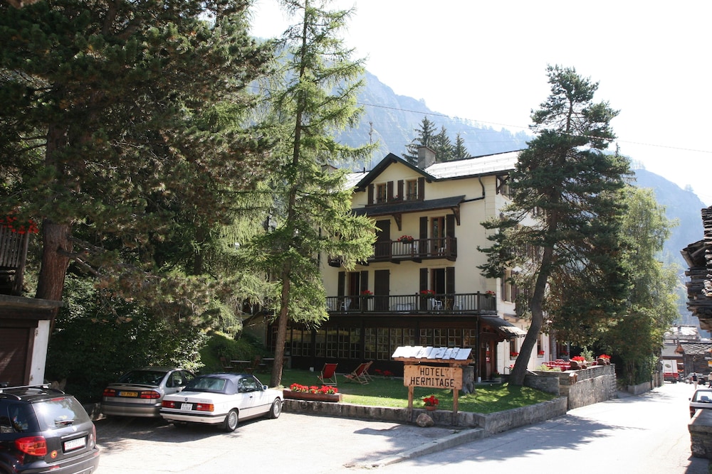 Hôtel Hermitage - carbon neutral hotel in Evolene