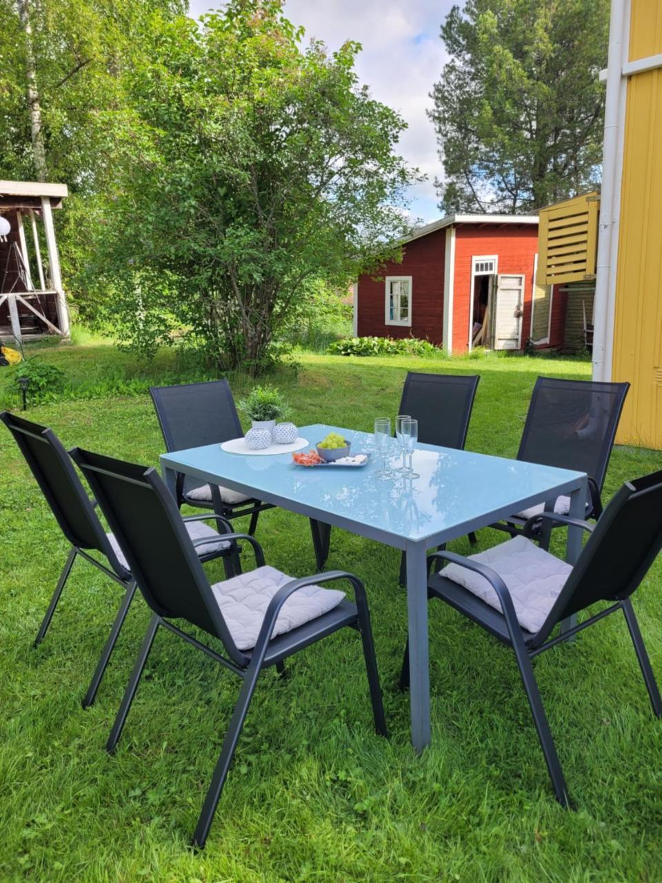 Mysigt hus utanför Järvsö in Jaervsoe, Sweden