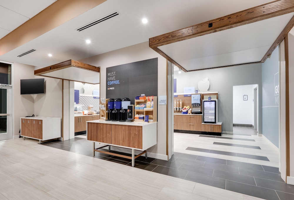 Holiday Inn Express Kermit by IHG - photo 18