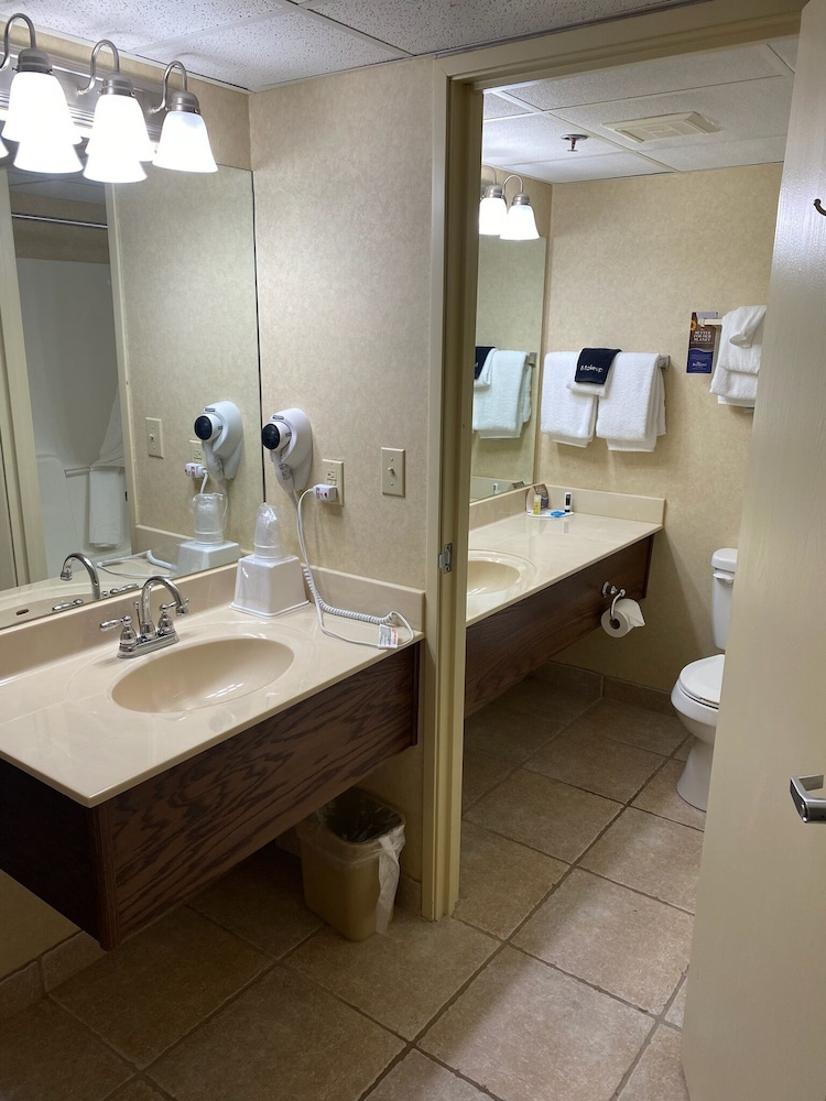 The Boardwalk Inn - photo 16