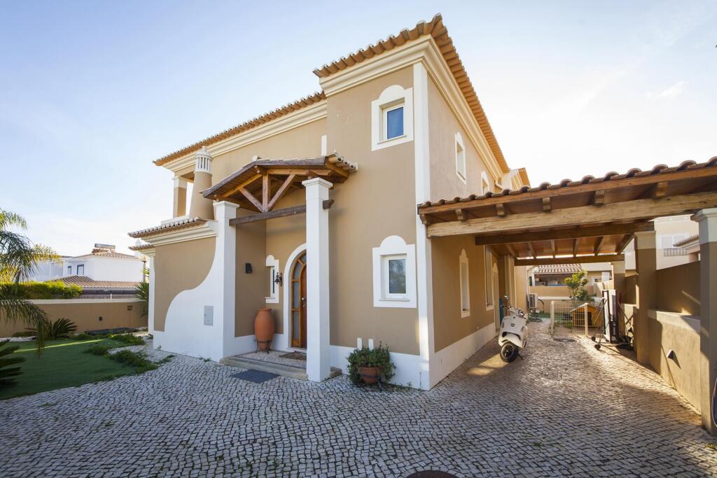 D09 Porto de Mos Luxury Villa — 4-Star Luxury Hotel in Lagos, Portugal