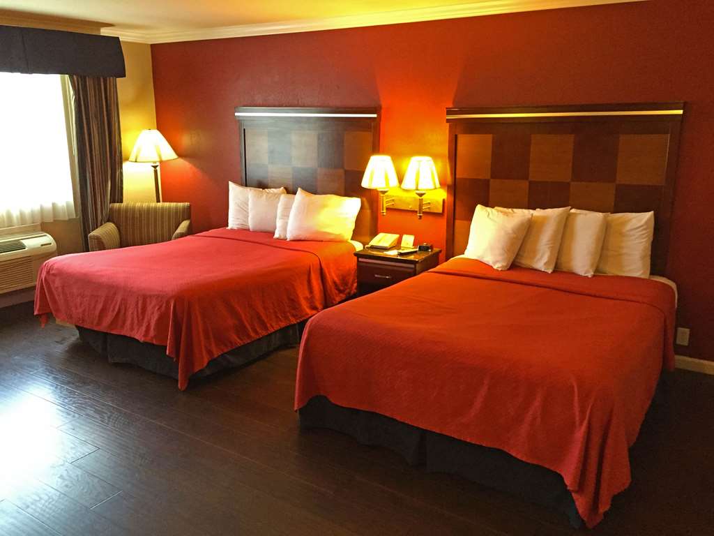 Inn at Bayshore - photo 12
